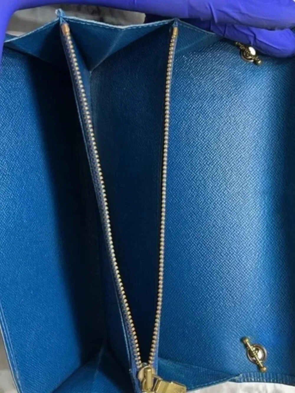 Louis Vuitton Epi Porte Tresor International Wallet With Chain Toledo in GUC - Picture 12 of 15